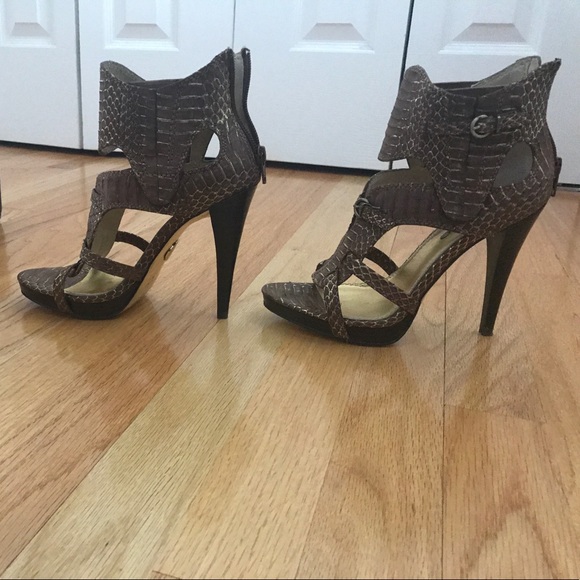 pair of women's brown Bebe platform high heels - Picture 3 of 4